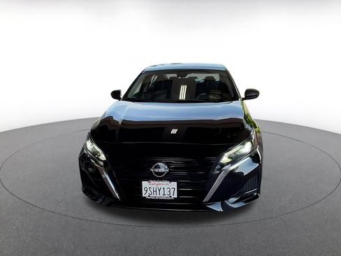Used 2025 Nissan Altima 2.5 SV FWD image 7