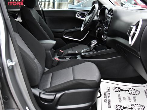 Used 2024 Kia Soul LX w/ Option Group 015 image 36