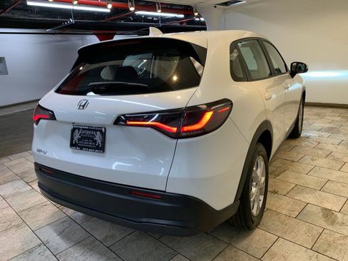 Used 2023 Honda HR-V LX image 8