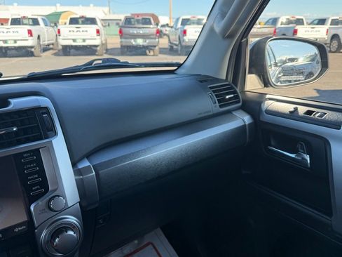 Used 2021 Toyota 4Runner SR5 Premium image 12