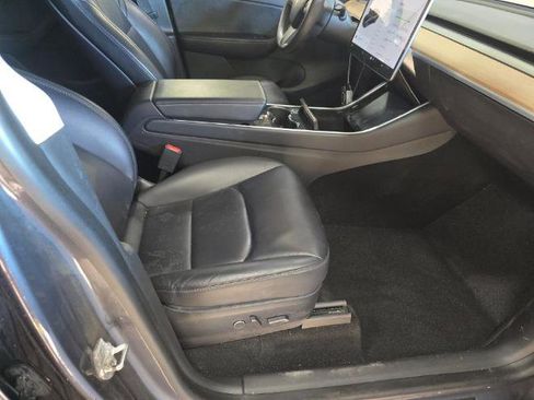 Used 2021 Tesla Model Y Long Range image 9