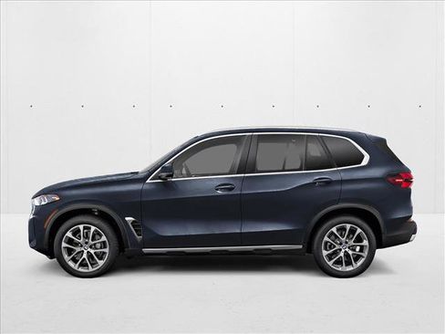 New 2026 BMW X5 xDrive40i w/ M Sport Package AWD/4WD image 3