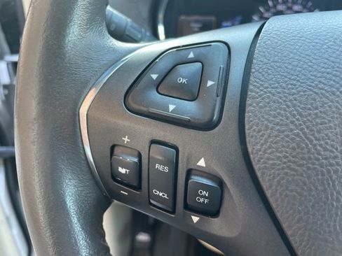 Used 2014 Lincoln MKT FWD image 25