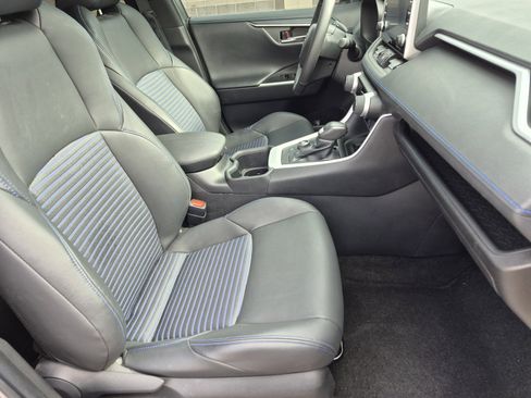 Used 2022 Toyota RAV4 XSE AWD/4WD image 23