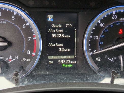 Used 2019 Toyota Highlander Limited image 21