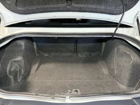 Used 2018 Dodge Challenger SXT RWD image 12