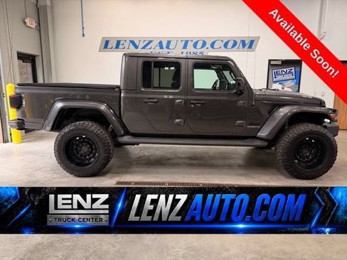 Used 2021 Jeep Gladiator Overland AWD/4WD image 1