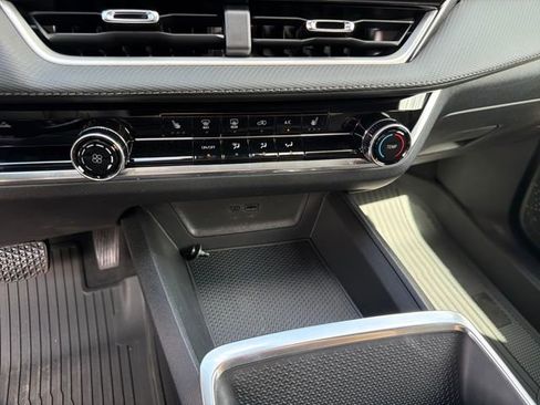 New 2026 Chevrolet Equinox LT w/ Safety and Technology Package FWD image 32