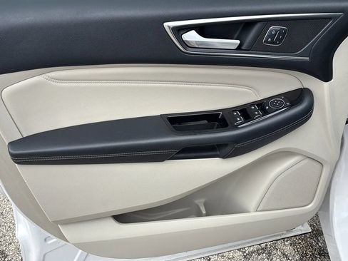 Used 2017 Ford Edge Titanium w/ Equipment Group 301A FWD image 26