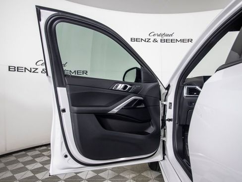 Used 2024 BMW X6 xDrive40i w/ Parking Assistance Package image 20