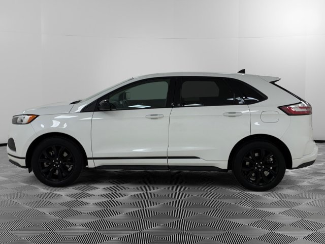 Used 2022 Ford Edge SE w/ Black Appearance Package AWD/4WD image 2