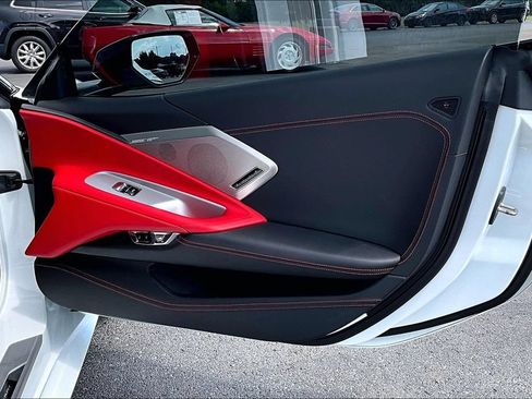 Used 2025 Chevrolet Corvette Stingray Premium Cpe w/ Z51 Performance Package RWD image 27