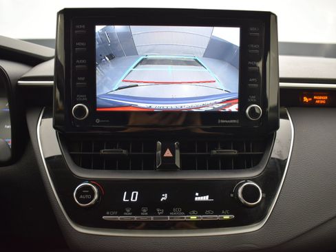 Used 2022 Toyota Corolla LE FWD image 15