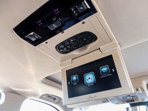 Used 2019 Chevrolet Suburban Premier image 52