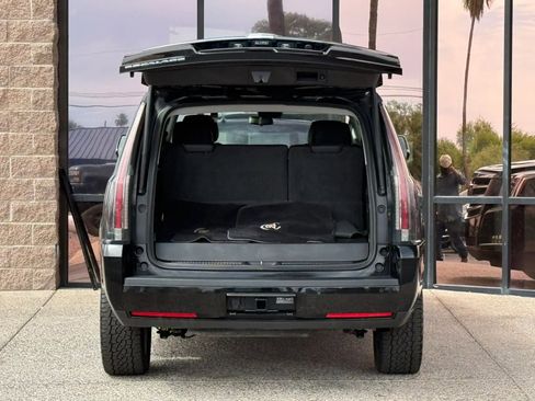 Used 2018 Cadillac Escalade Luxury AWD/4WD image 30