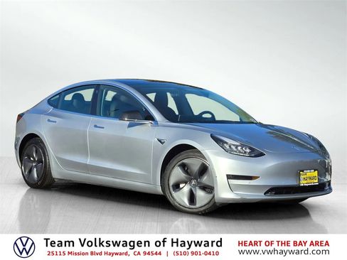 Used 2018 Tesla Model 3 Long Range image 1