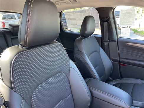 New 2025 Ford Escape SE image 24