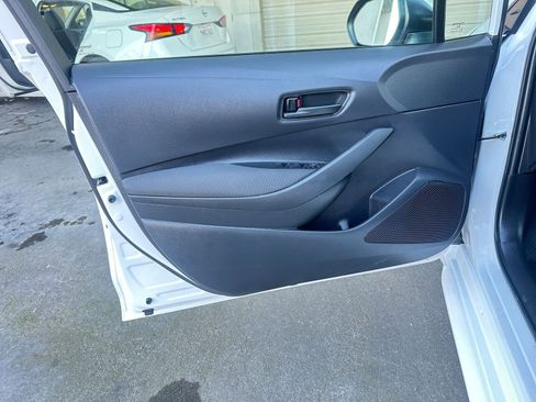 Used 2025 Toyota Corolla LE image 20