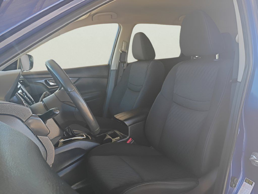 Used 2018 Nissan Rogue SV FWD image 6