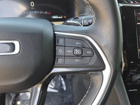 Used 2022 Jeep Grand Cherokee L Laredo RWD image 35