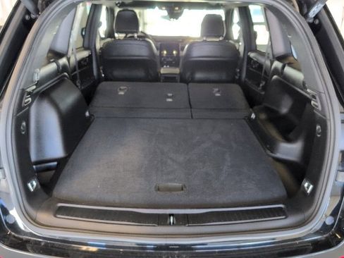 Used 2023 Jeep Grand Cherokee Altitude image 27