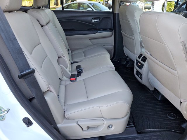Used 2020 Honda Pilot Touring image 14