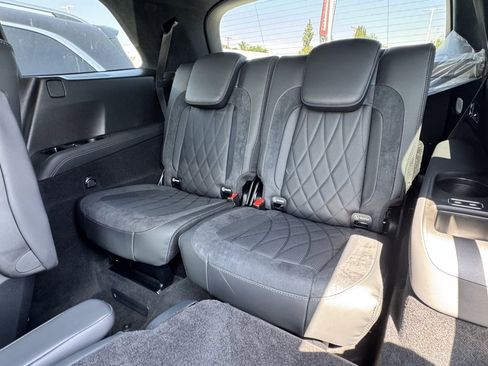 New 2025 Mercedes-Benz GLS 63 AMG 4MATIC image 30