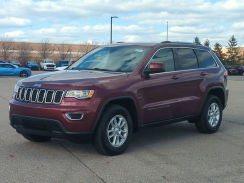 Used 2019 Jeep Grand Cherokee Laredo image 7