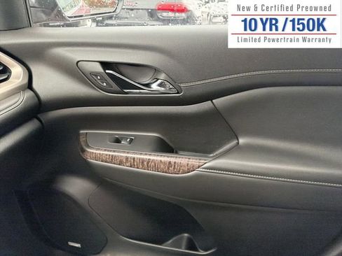 Used 2023 GMC Acadia Denali image 24