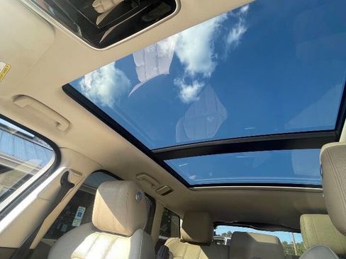 Used 2014 Land Rover Range Rover Sport HSE image 25