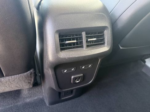 Used 2022 GMC Terrain Denali w/ Denali Premium Package AWD/4WD image 12