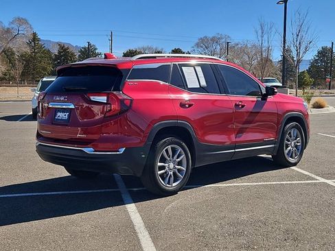 Used 2022 GMC Terrain SLT image 5