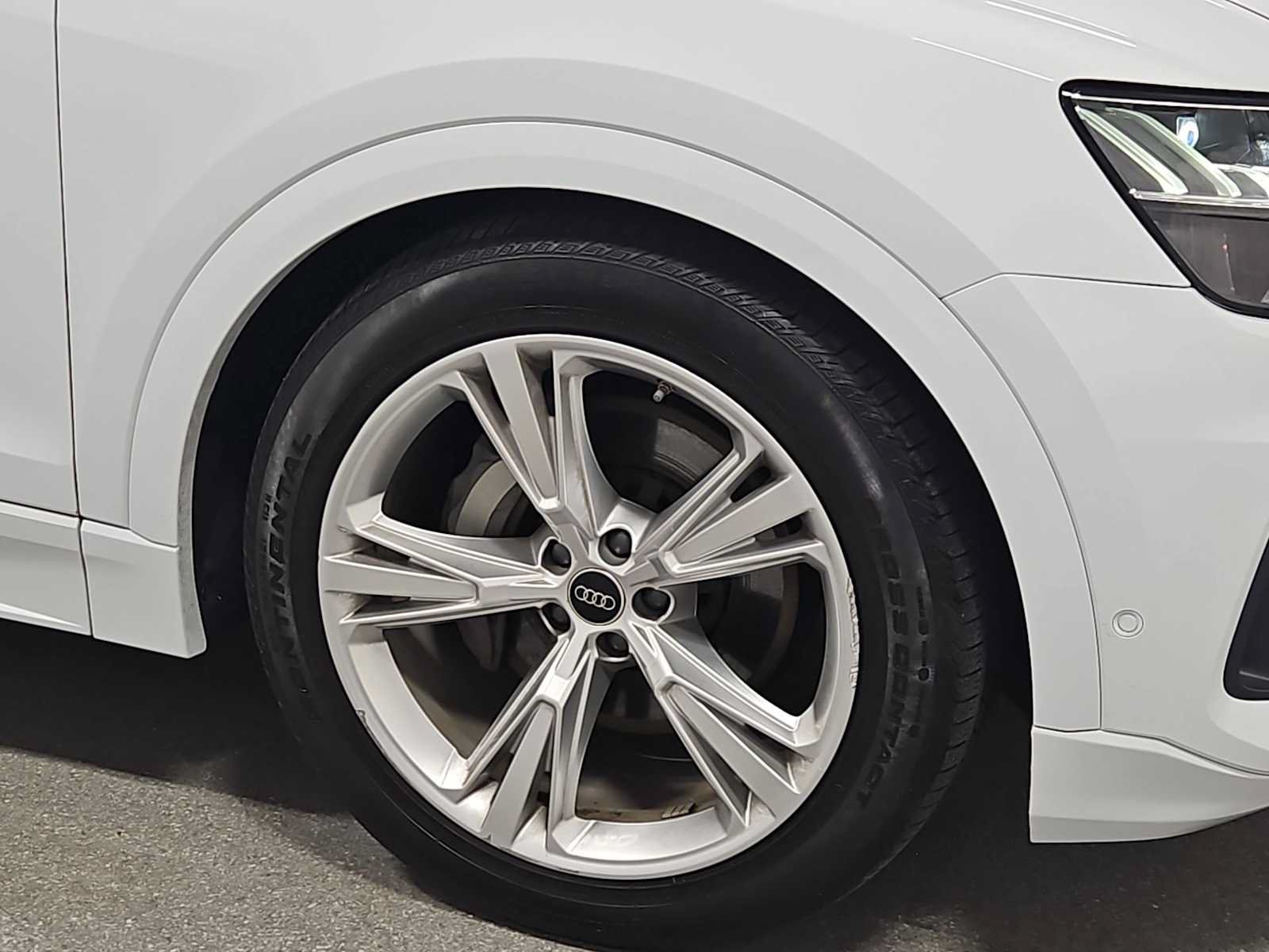 Used 2023 Audi Q8 Prestige AWD/4WD image 11