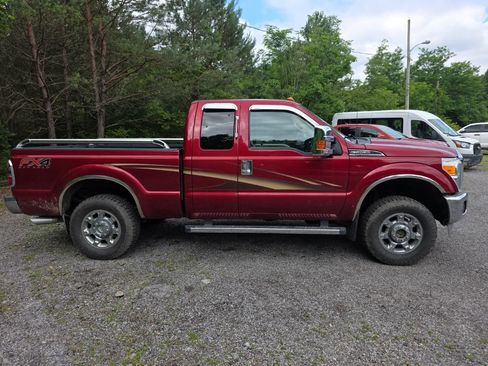 Used 2013 Ford F250 XLT w/ XLT Premium Pkg AWD/4WD image 2
