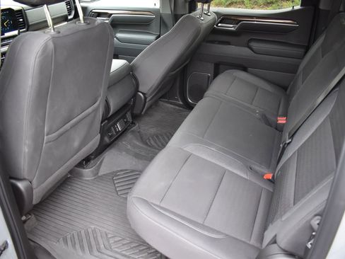 Used 2024 Chevrolet Silverado 1500 LT w/ Z71 Off-Road Package image 8