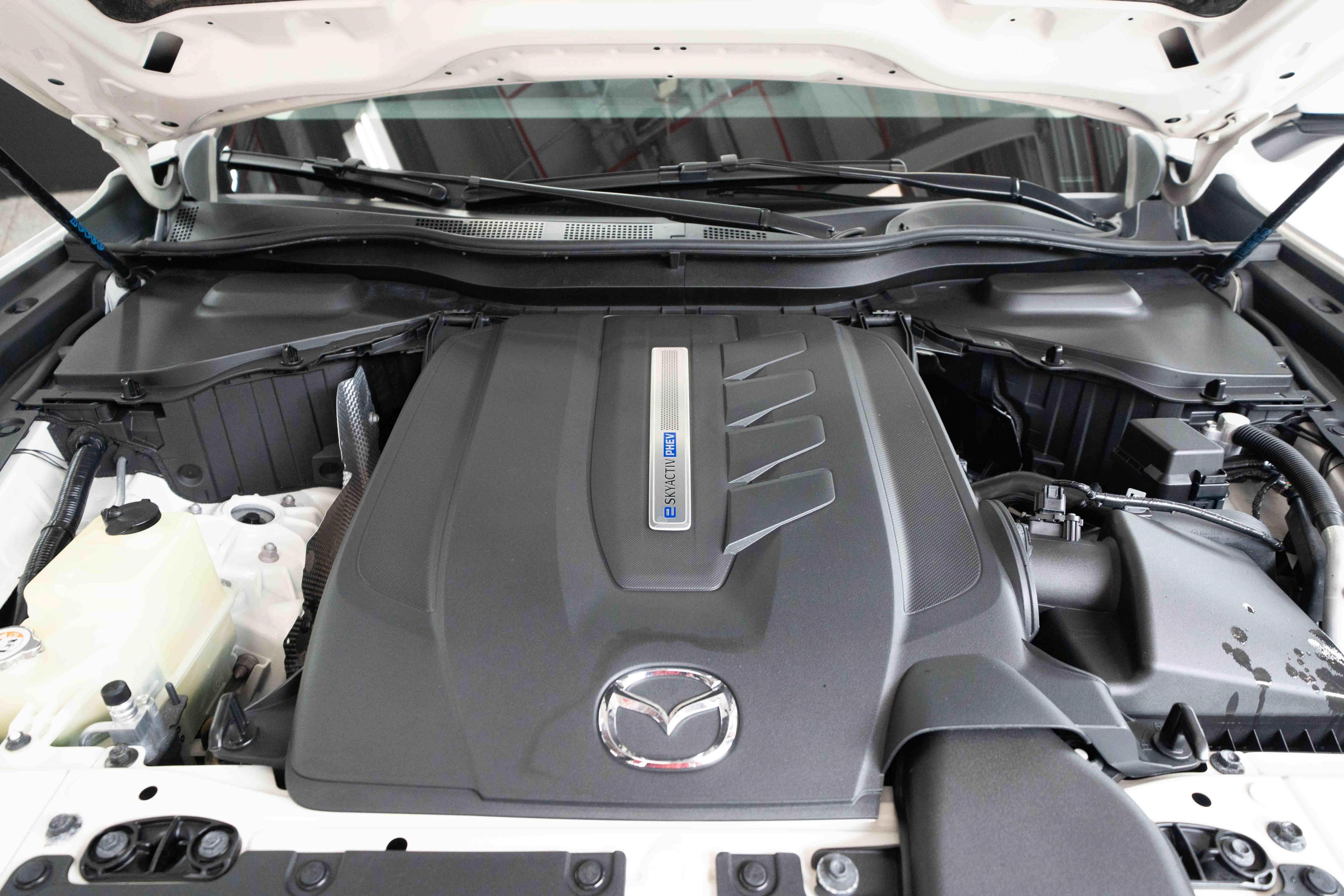 Used 2024 MAZDA CX-90 Plug-In Hybrid w/ Preferred AWD/4WD image 32