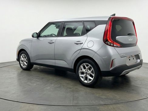 Used 2025 Kia Soul LX w/ LX Technology Package FWD image 6