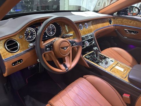 Used 2020 Bentley Flying Spur W12 image 27