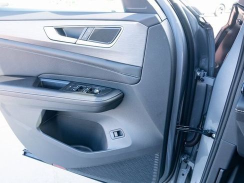 New 2026 Volkswagen Atlas Cross Sport SE image 26