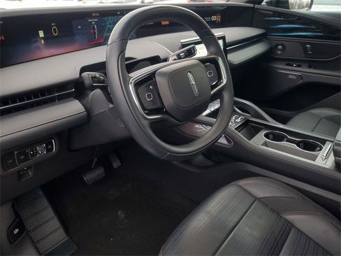 Certified 2024 Lincoln Nautilus Reserve w/ Equipment Group 202A image 20