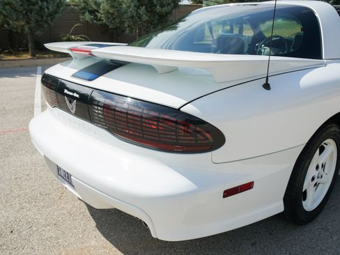 Used 1994 Pontiac Firebird Coupe RWD image 9