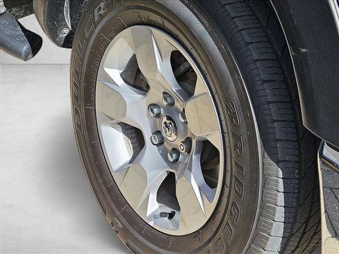 Used 2021 RAM 1500 Lone Star image 4