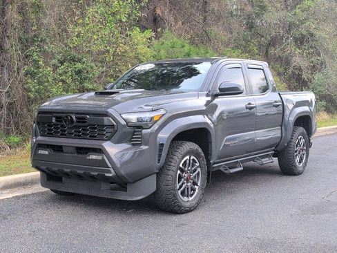 Used 2024 Toyota Tacoma TRD Sport image 9