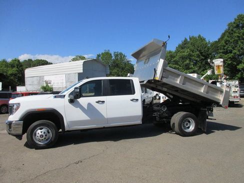 Used 2023 GMC Sierra 3500 Pro w/ Convenience Package AWD/4WD image 2