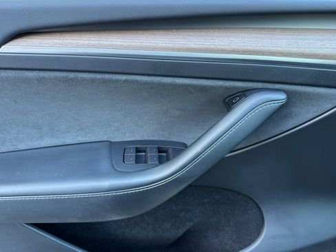 Used 2023 Tesla Model Y Long Range image 8