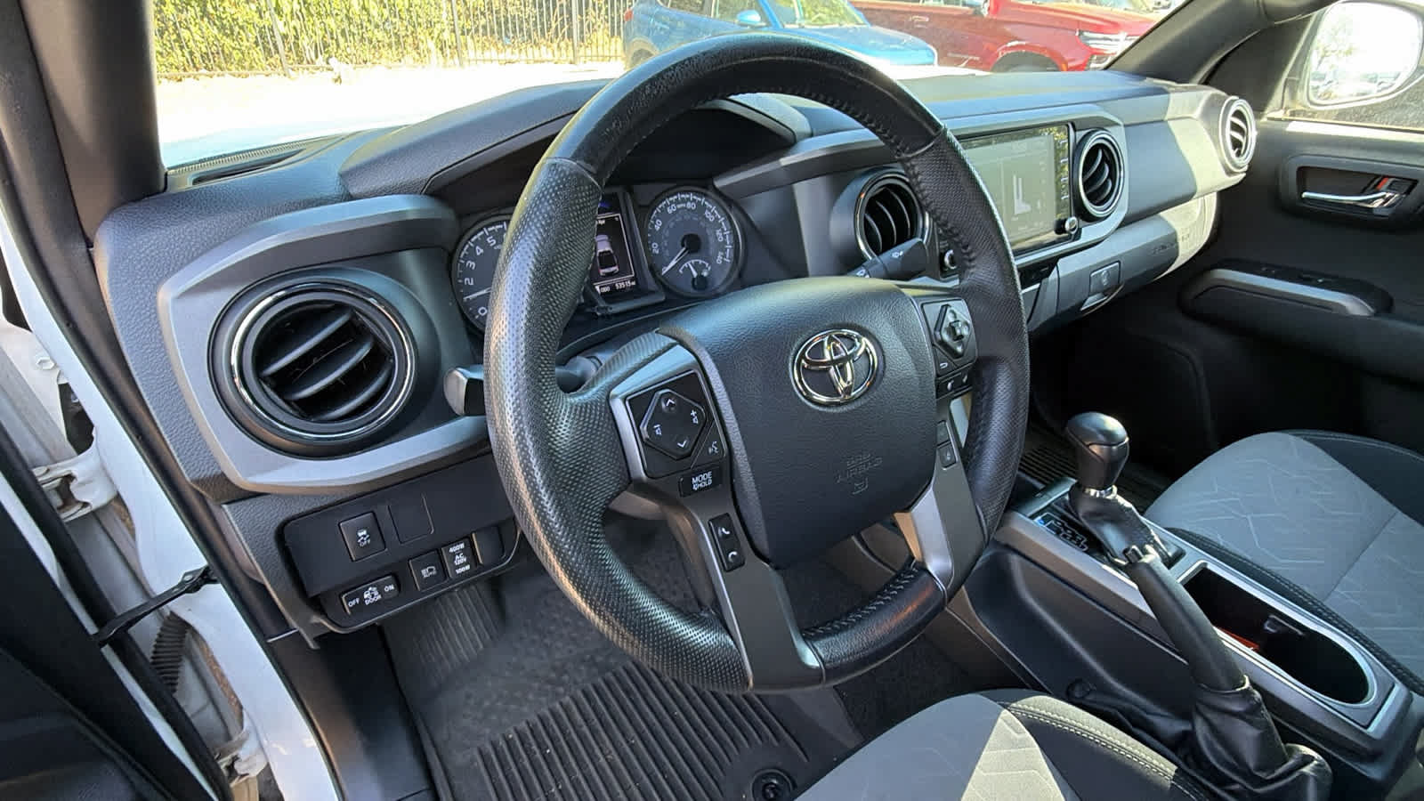 Used 2023 Toyota Tacoma TRD Off-Road AWD/4WD image 10