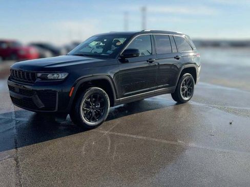 New 2026 Jeep Grand Cherokee Altitude image 1