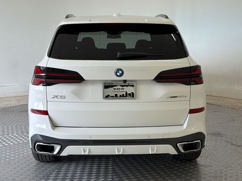 Used 2026 BMW X5 xDrive50e w/ M Sport Package AWD/4WD image 10