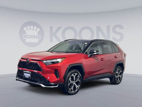 Used 2025 Toyota RAV4 XSE w/ Weather Package AWD/4WD image 1