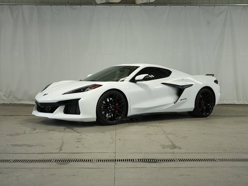 Used 2023 Chevrolet Corvette Z06 image 1